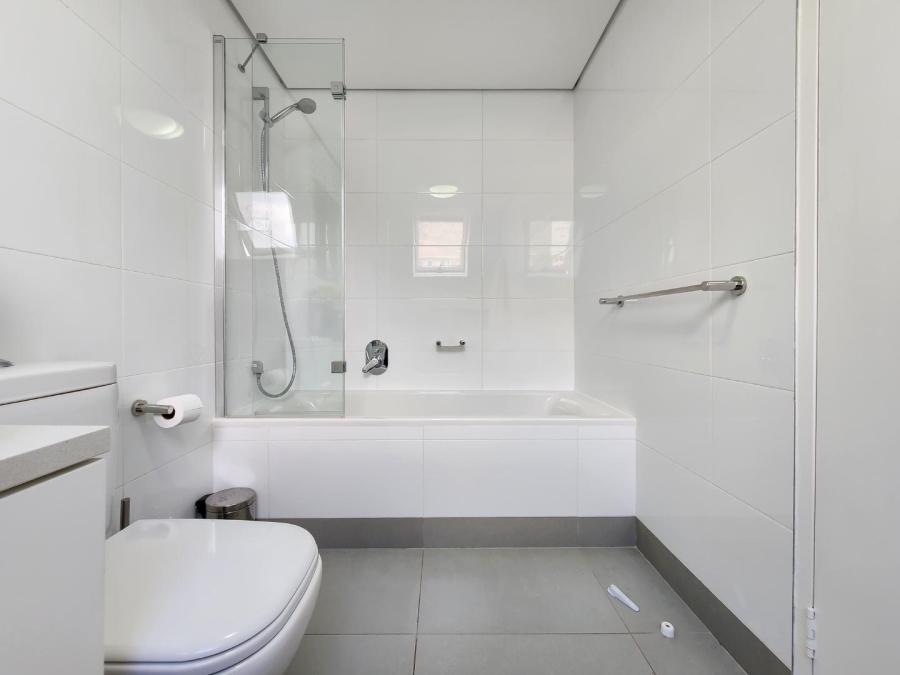 1 Bedroom Property for Sale in Vredehoek Western Cape